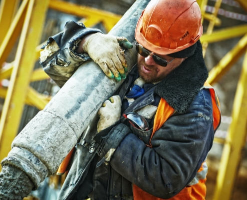 Heizungsbauer von Brock Service GmbH 6 Co KG bei der Arbeit. Karriere jobs